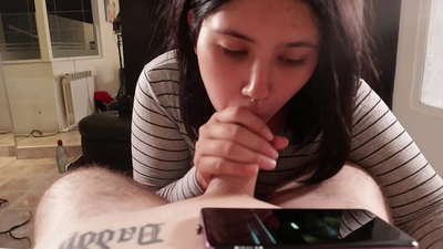 أنا أمزح أختى غير الشقيقة أثناء مشاهدتها ديزني [نائب الرئيس]